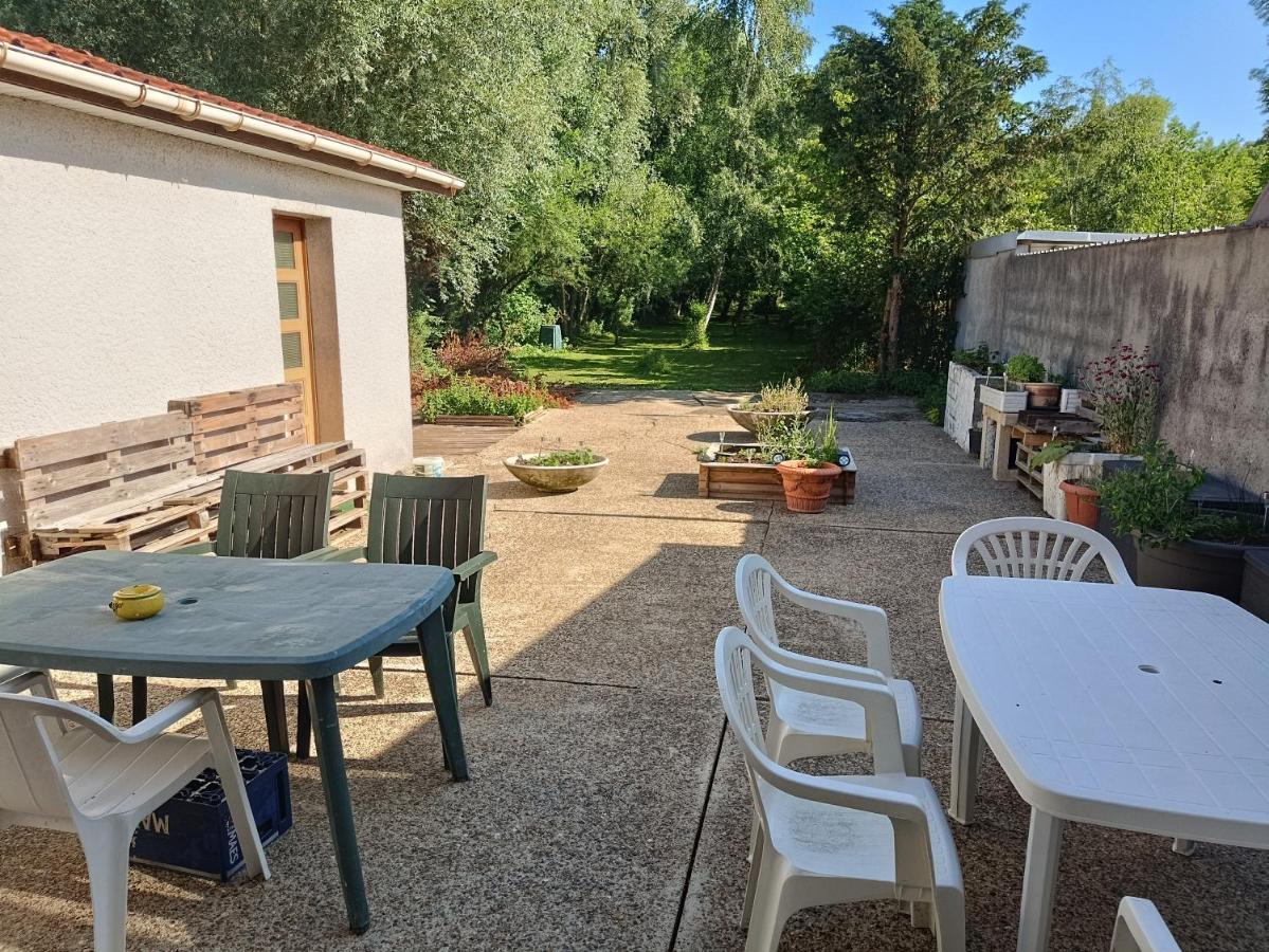 Lit 2 Personnes Grand Bureau Apartment Fruges Екстериор снимка